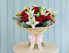 Букет цветов из:  Лилии и Розы в Игумново