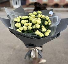 Букет Белые кустовые розы Солинеро в Игумново
