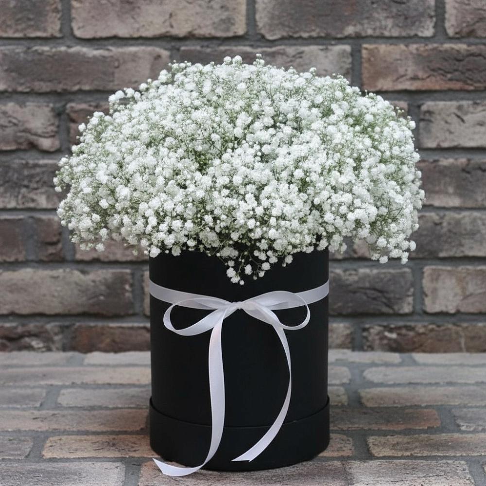 Цветочная композиция из Гипсофила в шляпной коробке в Игумново