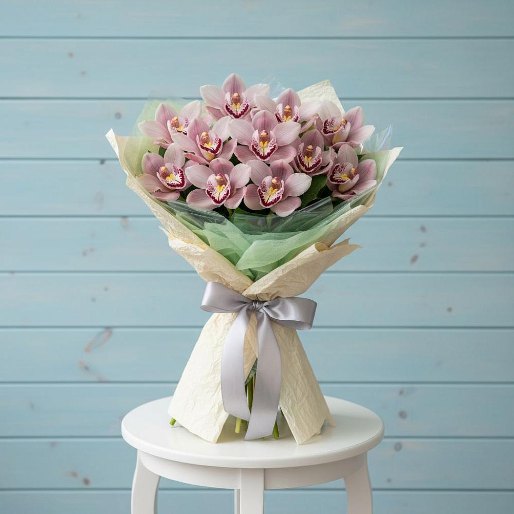 Букет цветов из: Орхидеи и Розы в Игумново