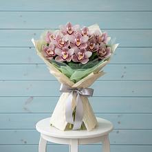 Букет цветов из:  Орхидеи и Розы в Игумново