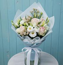 Букет цветов из:  Розы и Лизиантусы в Игумново