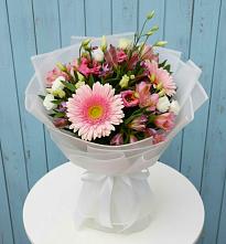 Букет цветов из:  Герберы, Альстромерии и Лизиантусы #REPLACE_PRED# Игумново