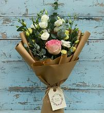 Букет цветов из:  Розы и Лизиантусы в Игумново